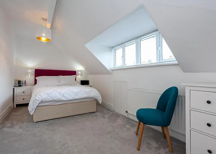 Cosy 2 Bed - Close To Centre