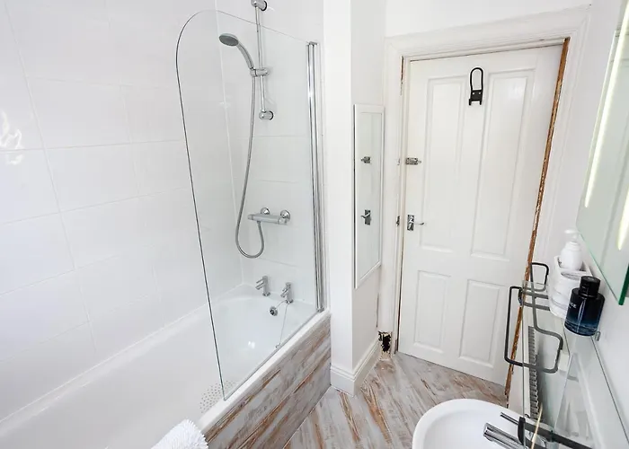 Cosy 2 Bed - Close To Centre * 利兹