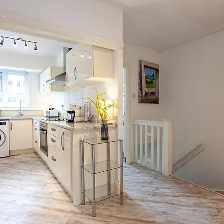 Cosy 2 Bed - Close To Centre