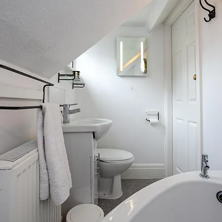 Cosy 2 Bed - Close To Centre Appartement