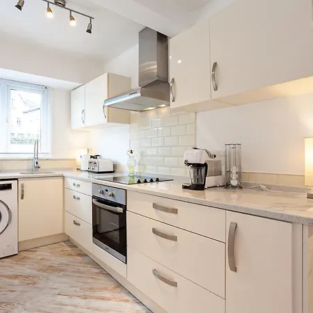 Cosy 2 Bed - Close To Centre Appartement *