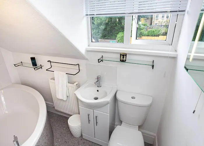 Cosy 2 Bed - Close To Centre Apartament *