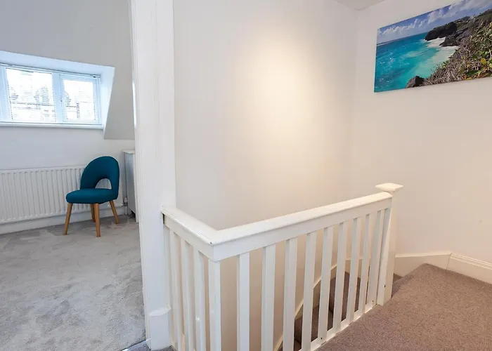 Cosy 2 Bed - Close To Centre *