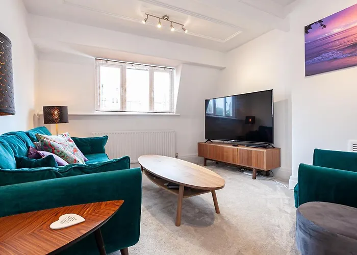 Cosy 2 Bed - Close To Centre *