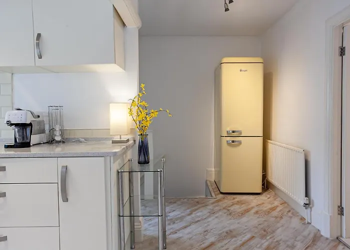 Cosy 2 Bed - Close To Centre Apartament *